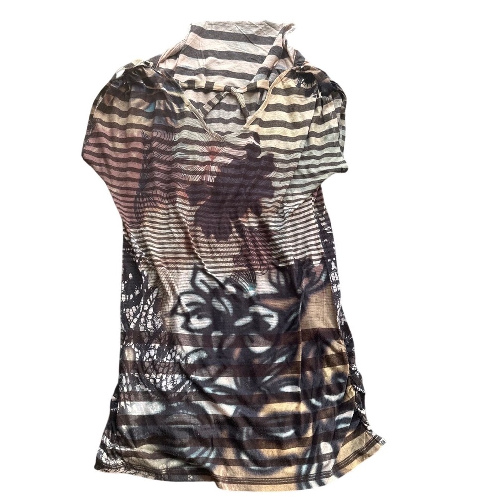 BLEU‎ Womens Y2K Brown Striped Rhinestone Graphic V-Neck Short Sleeve Top Medium